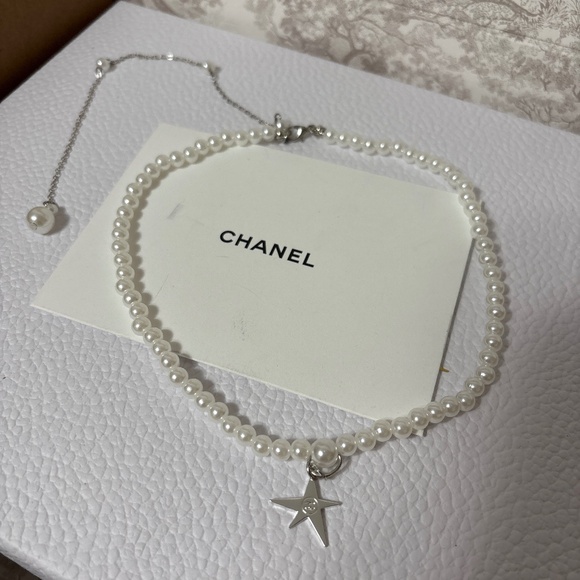 Chanel Logo Charm - Picture 3 of 6